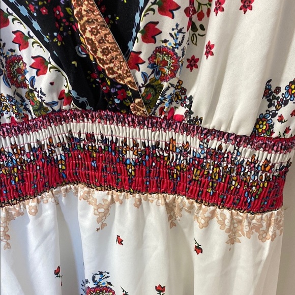 Suzanne Betro White and Red Floral Midi Dress - Picture 3 of 4